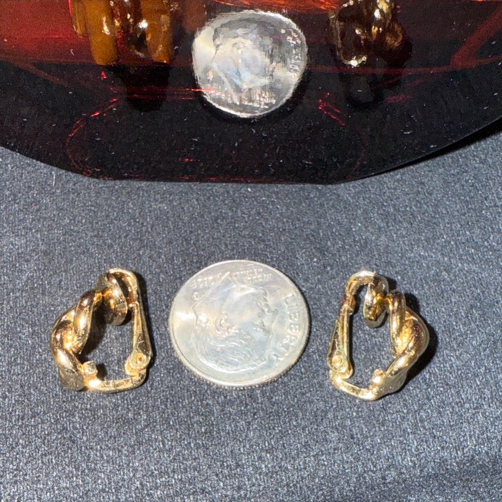 Dior Gold Knot Earrings - Picture 8 of 9
